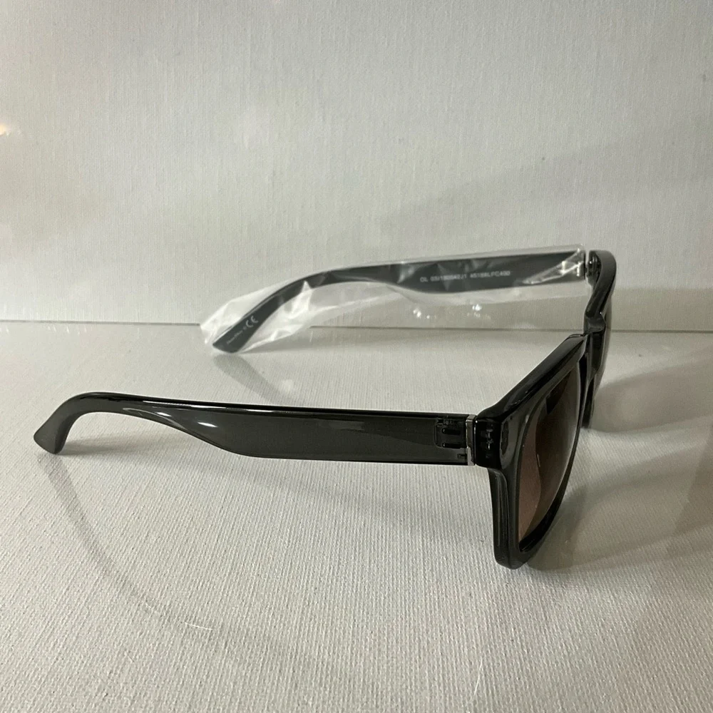 Elegant Gray Sunglasses